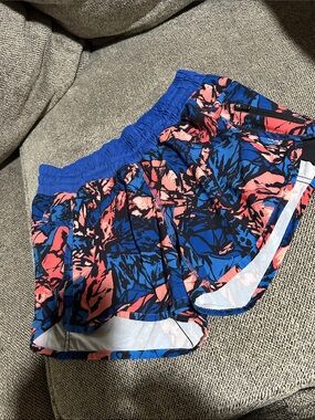 Lululemon Women’s Blue & Coral Floral Athletic Shorts